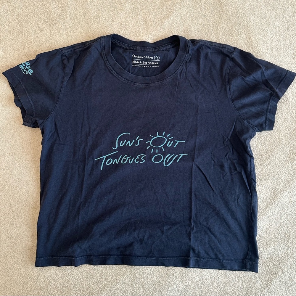 Limited edition! Outdoor Voices dog jog cropped t-shirt